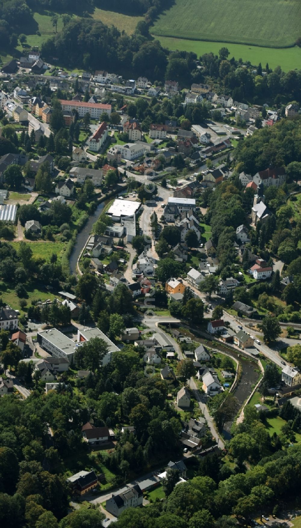 Aerial image Einsiedel - Town View of the streets and houses of the residential areas in Einsiedel in the state Saxony