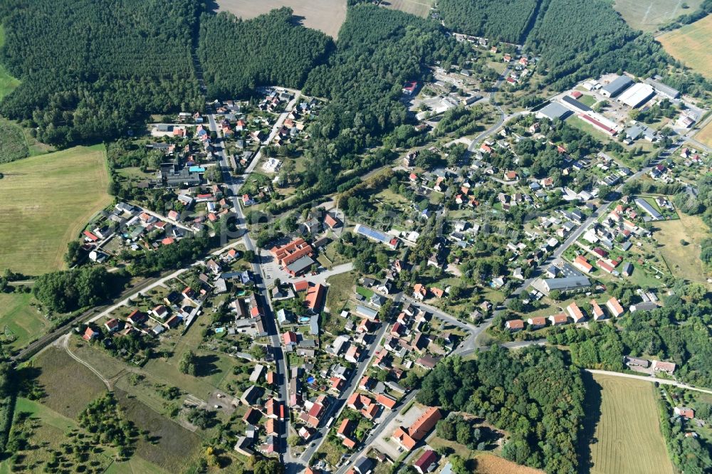 Aerial photograph Einsiedel - Town View of the streets and houses of the residential areas in Einsiedel in the state Saxony