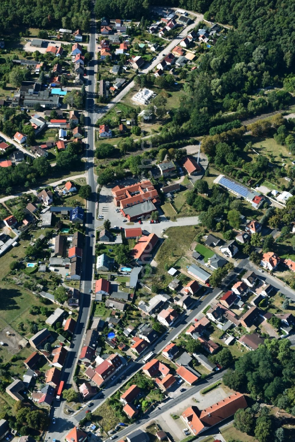 Einsiedel from above - Town View of the streets and houses of the residential areas in Einsiedel in the state Saxony