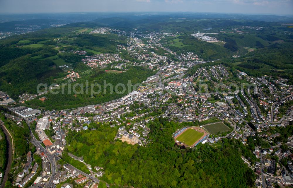 Aerial photograph Ennepetal - Town View of the streets and houses of the residential areas in Ennepetal at Ruhrgebiet in the state North Rhine-Westphalia, Germany