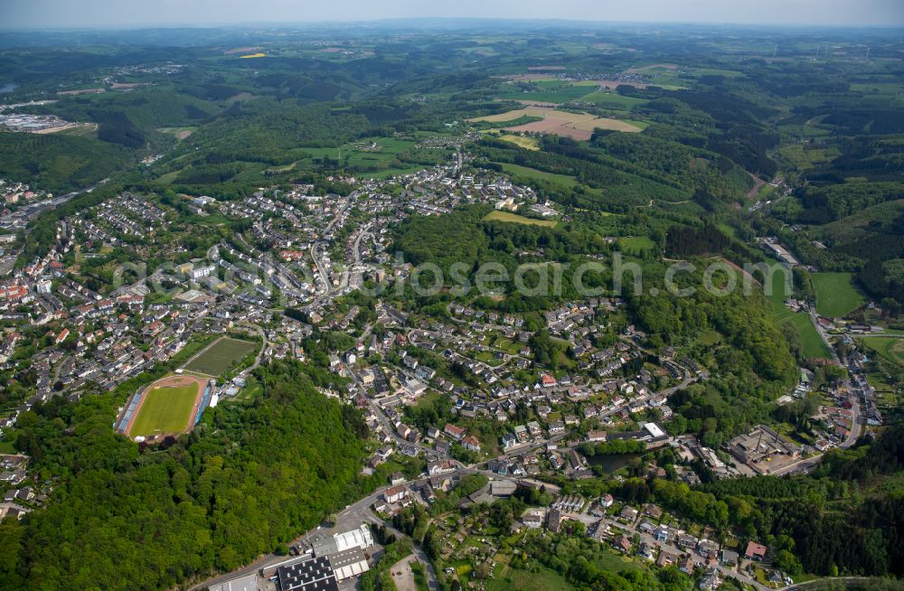 Aerial photograph Ennepetal - Town View of the streets and houses of the residential areas in Ennepetal at Ruhrgebiet in the state North Rhine-Westphalia, Germany