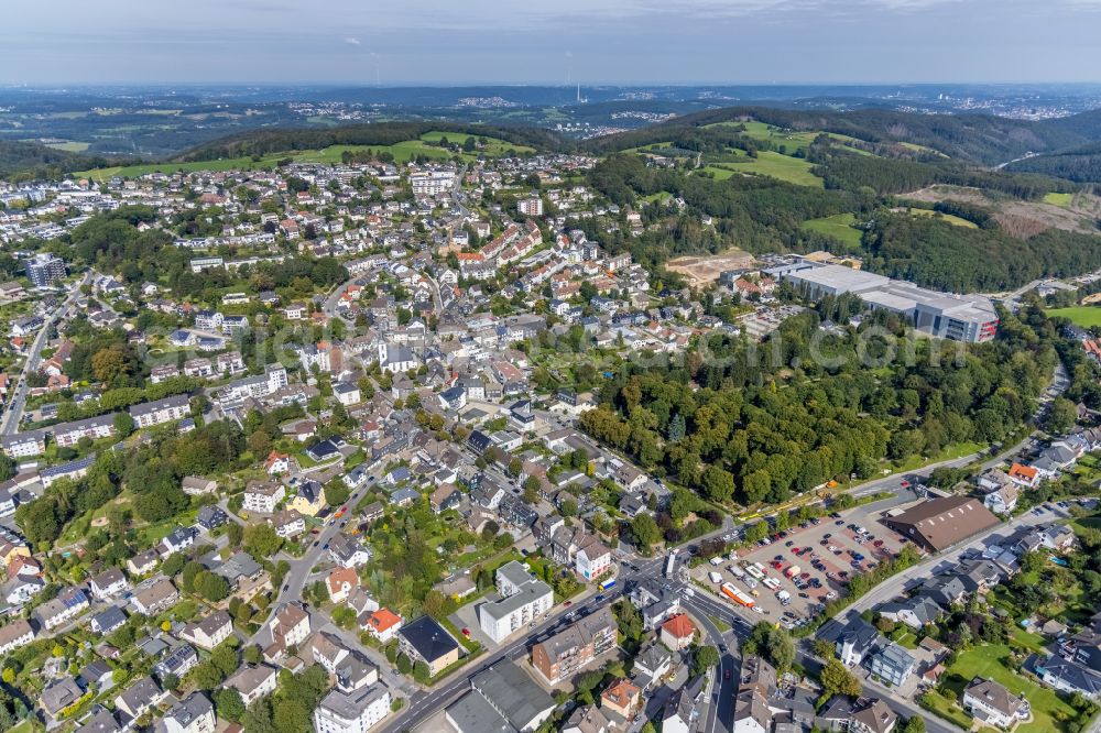 Ennepetal from the bird's eye view: Town View of the streets and houses of the residential areas in Ennepetal at Ruhrgebiet in the state North Rhine-Westphalia, Germany