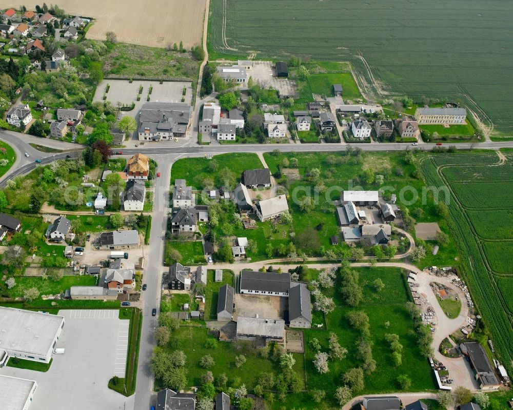 Erlau from the bird's eye view: Town View of the streets and houses of the residential areas along the Ahornstrasse in Erlau in the state Saxony, Germany