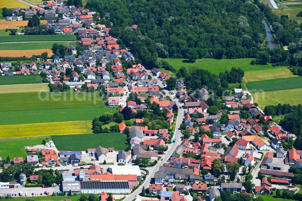 Aerial image Esting - Town View of the streets and houses of the residential areas in Esting in the state Bavaria, Germany