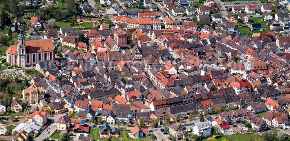 Aerial photograph Ettenheim - Town View of the streets and houses of the residential areas in Ettenheim in the state Baden-Wuerttemberg, Germany