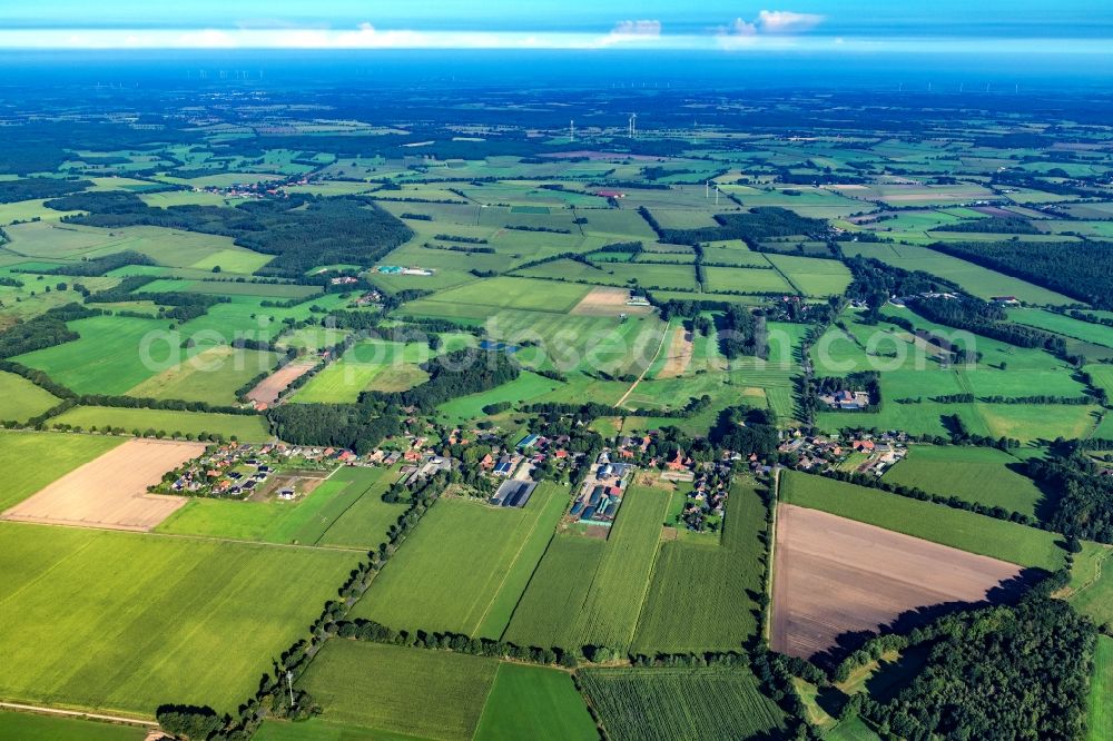 Aerial image Farven - Town View of the streets and houses of the residential areas in Farven in the state Lower Saxony, Germany