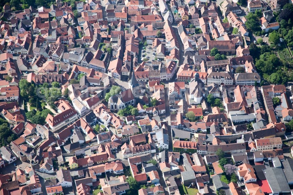 Freinsheim from the bird's eye view: Town View of the streets and houses of the residential areas in Freinsheim in the state Rhineland-Palatinate, Germany