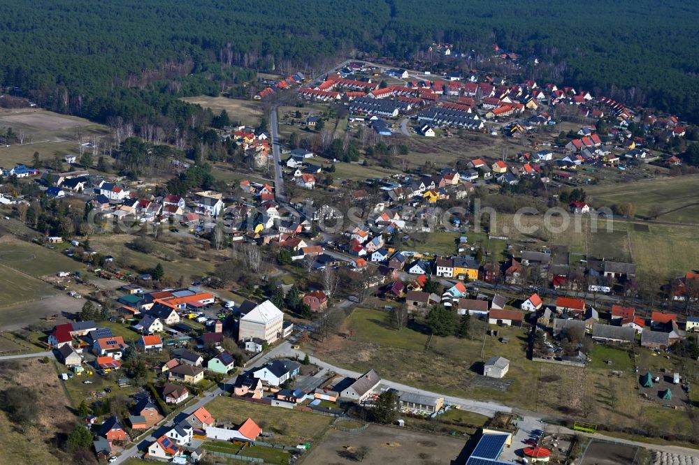 Heidesee from the bird's eye view: Town View of the streets and houses of the residential areas in Friedersdorf in the state Brandenburg, Germany