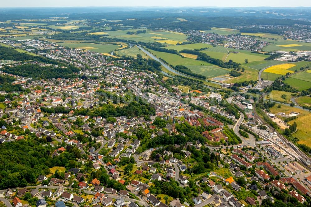 Aerial photograph Fröndenberg/Ruhr - Town View of the streets and houses of the residential areas in Froendenberg/Ruhr in the state North Rhine-Westphalia