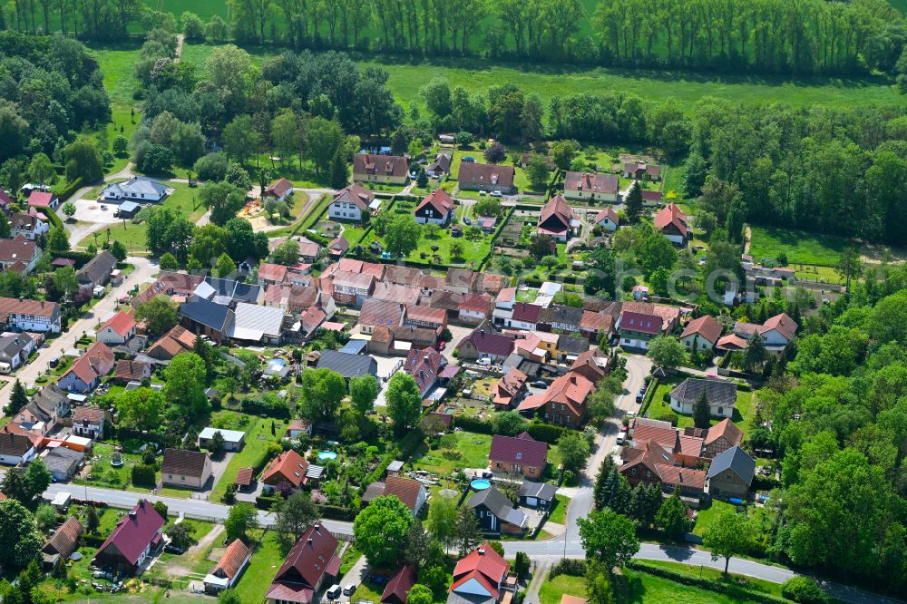 Gangloffsömmern from the bird's eye view: Town View of the streets and houses of the residential areas in Gangloffsömmern in the state Thuringia, Germany