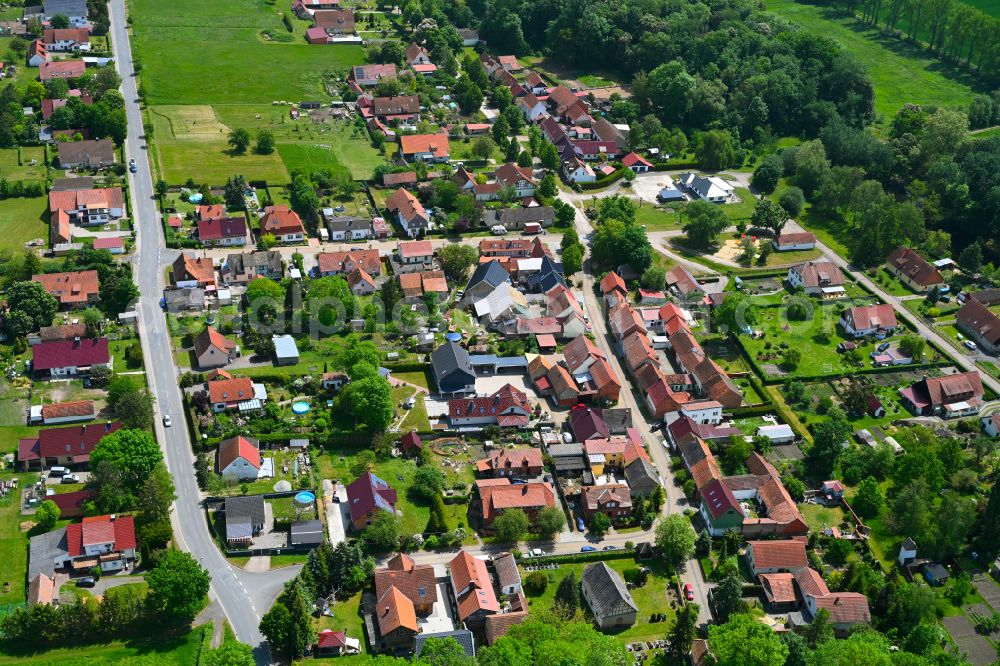 Aerial image Gangloffsömmern - Town View of the streets and houses of the residential areas in Gangloffsömmern in the state Thuringia, Germany