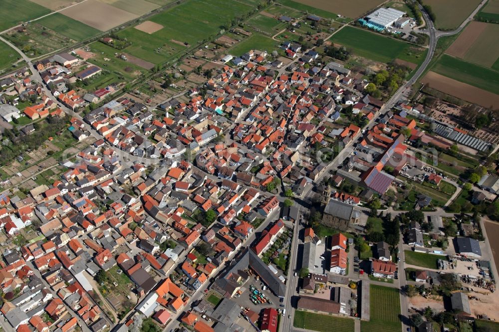 Gau-Bickelheim from the bird's eye view: Townscape of Gau-Bickelheim is a municipality in the district Alzey-Worms in Rhineland-Palatinate