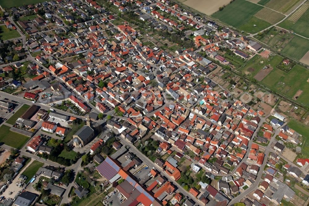 Gau-Bickelheim from the bird's eye view: Townscape of Gau-Bickelheim is a municipality in the district Alzey-Worms in Rhineland-Palatinate