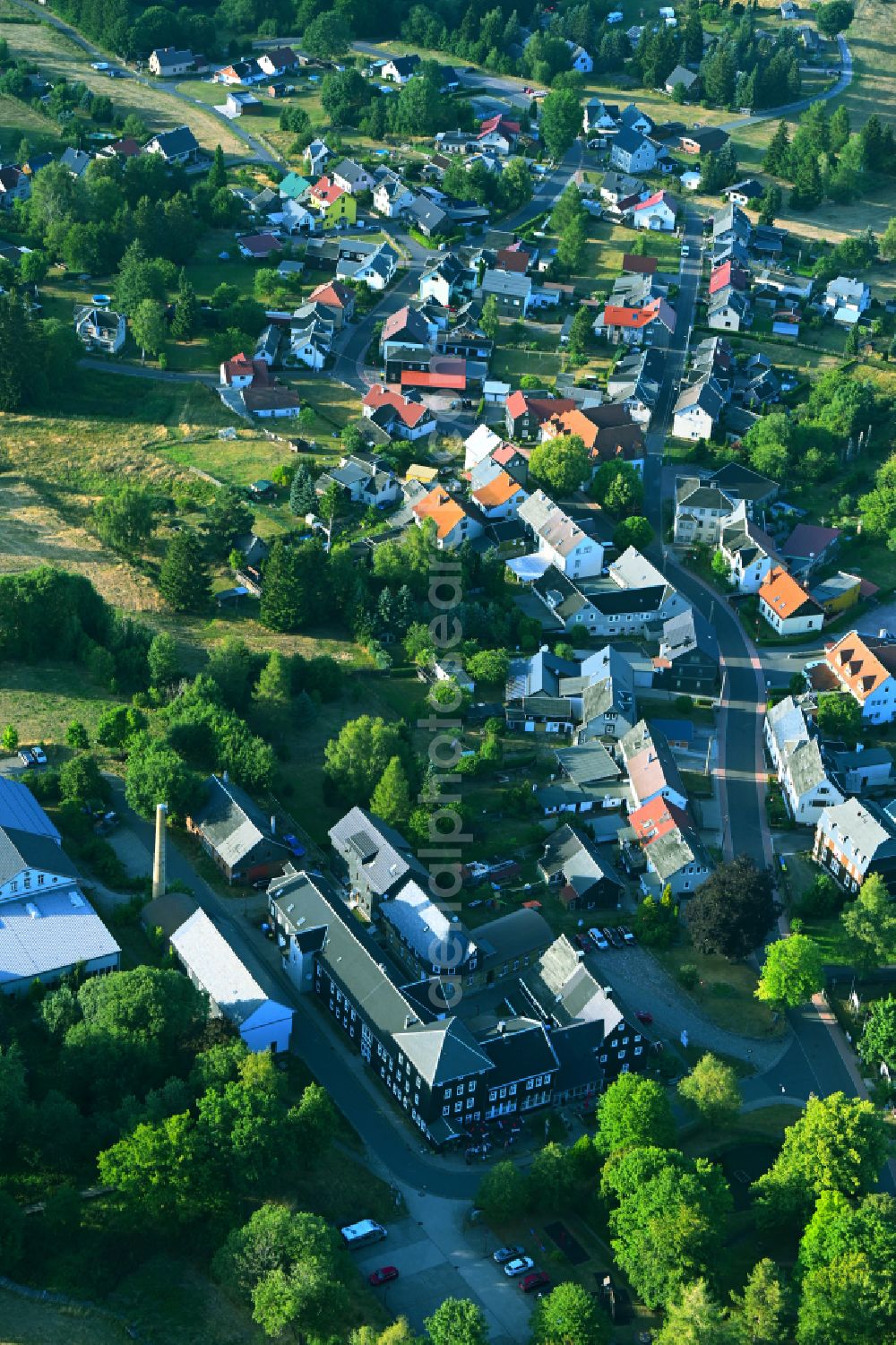 Gehlberg from the bird's eye view: Town View of the streets and houses of the residential areas in Gehlberg at Thüringer Wald in the state Thuringia, Germany