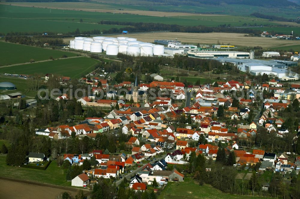 Emleben from the bird's eye view: Town view of the streets and houses of the residential areas and the commercial area in Emleben in the state Thuringia, Germany