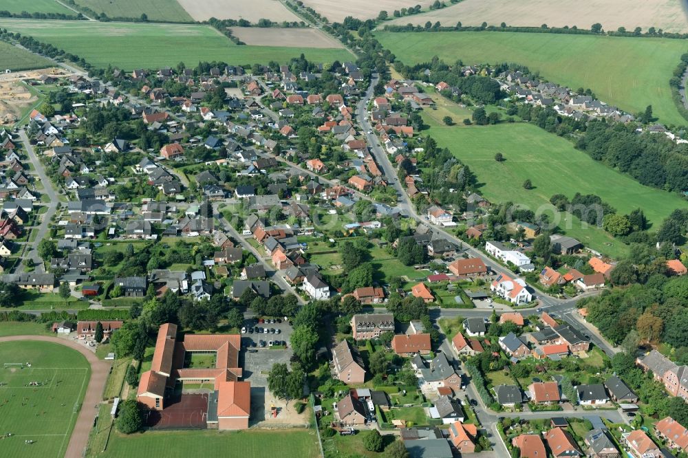 Aerial image Gülzow - Town View of the streets and houses of the residential areas in Guelzow in the state Schleswig-Holstein