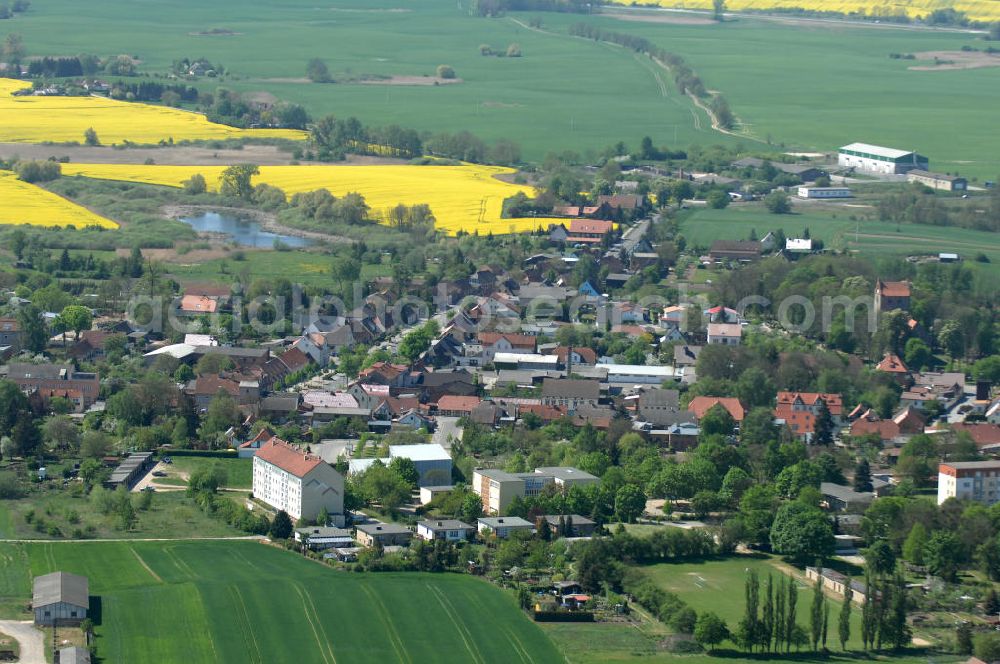 Aerial photograph Gramzow - Blick auf die Stadt Gramzow in Brandenburg. Der Ort entstand im 12. Jahrhundert und ist damit der älteste Ort der Uckermark. Granzow hat ca. 2.050 Einwohner. Wahrzeichene Ruine des Klosters, das 1714 abbrannte. Kontakt: Amt Gramzow, Poststr. 25, 17291 Gramzow, Tel. 039861 / 600 10, info@amt-gramzow.de