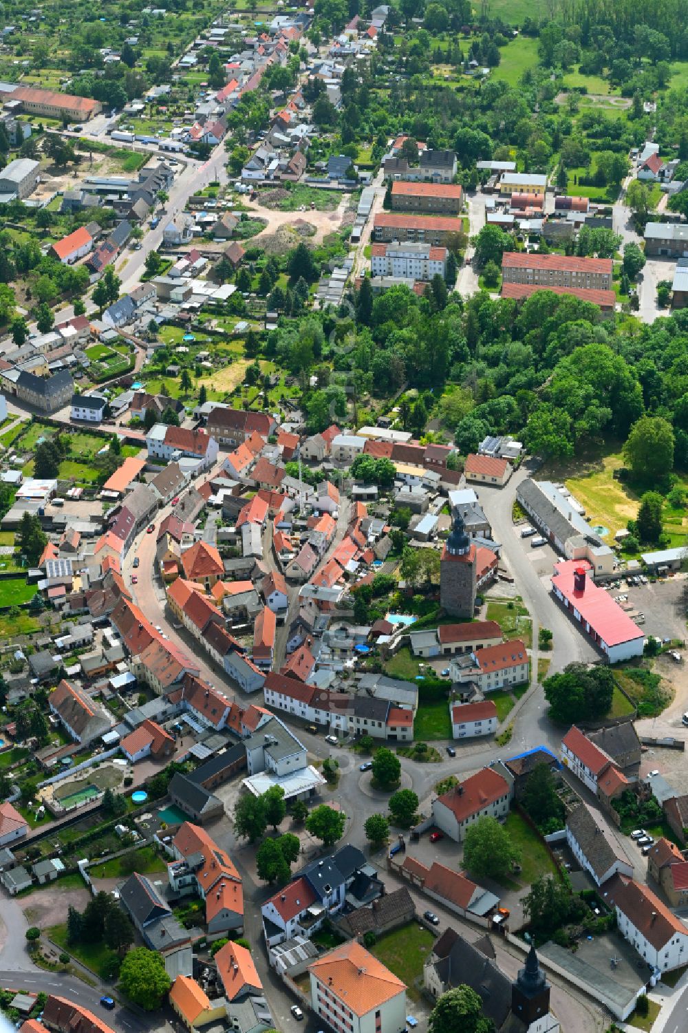 Gröbzig from the bird's eye view: Town View of the streets and houses of the residential areas in Gröbzig in the state Saxony-Anhalt, Germany