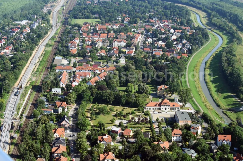 Großdeuben from the bird's eye view: Town View of the streets and houses of the residential areas in Grossdeuben in the state Saxony