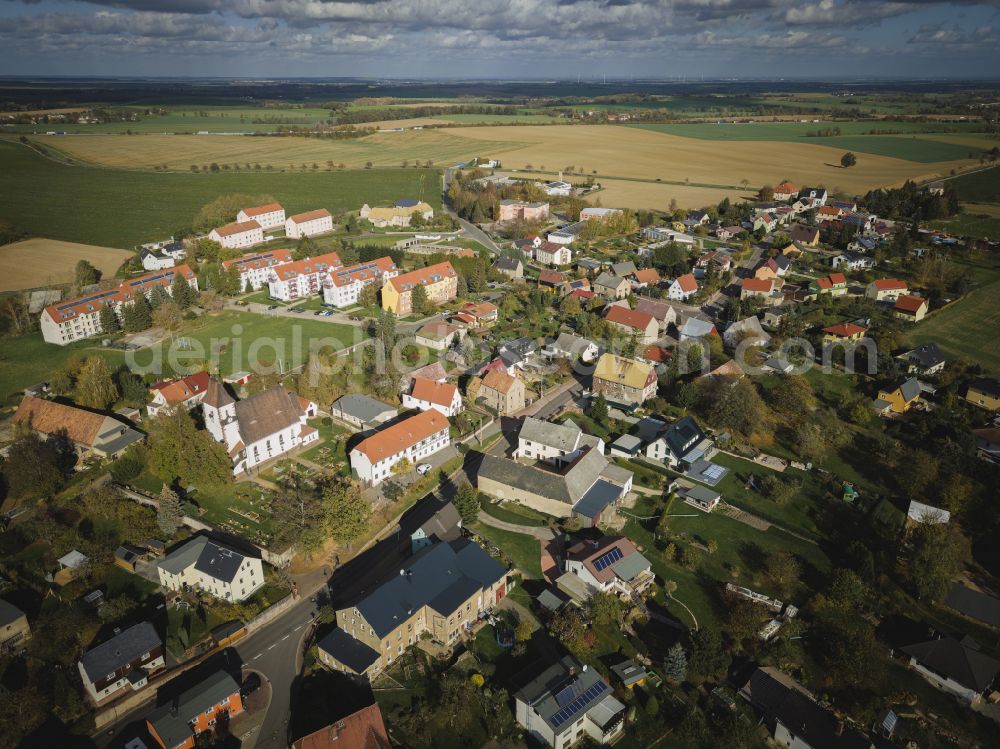 Aerial photograph Großweitzschen - Town View of the streets and houses of the residential areas in Grossweitzschen in the state Saxony, Germany