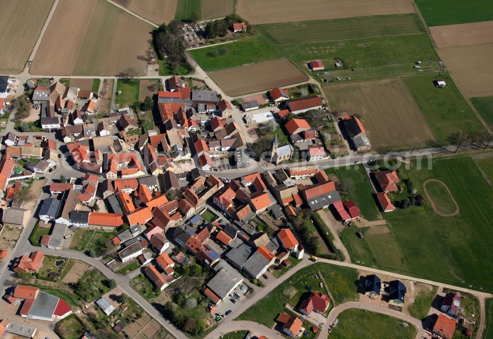 Aerial photograph Gumbsheim - Townscape of Gumbsheim is a municipality in the district Alzey-Worms in Rhineland-Palatinate