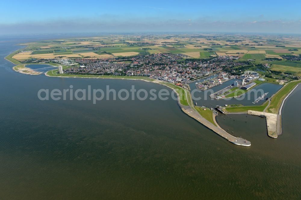 Büsum from the bird's eye view: Town View of the streets and houses of the residential areas in Buesum in the state Schleswig-Holstein