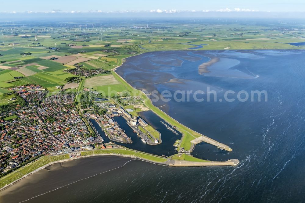 Büsum from the bird's eye view: Town View of the streets and houses of the residential areas in Buesum in the state Schleswig-Holstein