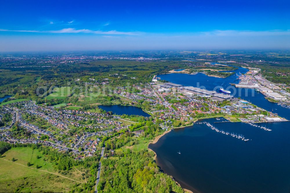 Aerial photograph Lübeck - View of the port in Schlutup in the Hanseatic city of Luebeck in the state of Schleswig-Holstein