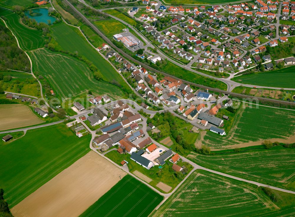 Halzhausen from the bird's eye view: Town View of the streets and houses of the residential areas in Halzhausen in the state Baden-Wuerttemberg, Germany