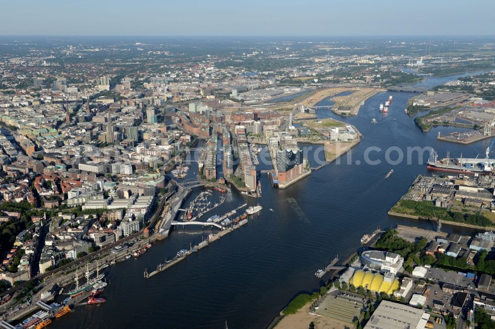 Hamburg from above - Town View of the streets and houses of the residential areas in Hamburg and the Elbe Philharmonic Hall along the course of the river Elbe in Germany