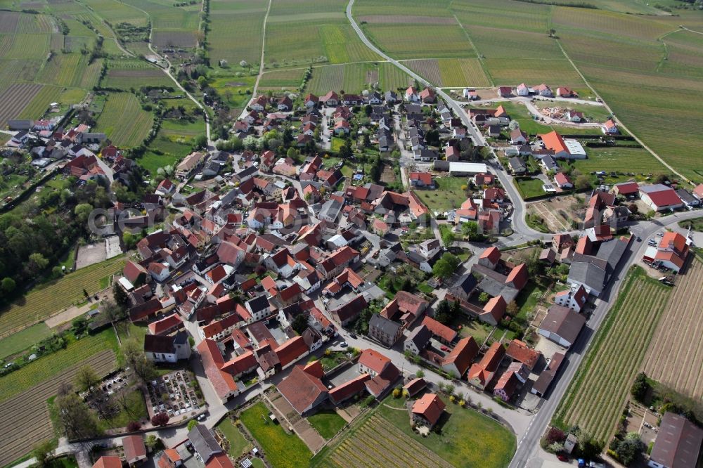 Aerial photograph Hangen-Weisheim - Townscape of Hangen-Weisheim is a municipality in the district Alzey-Worms in Rhineland-Palatinate