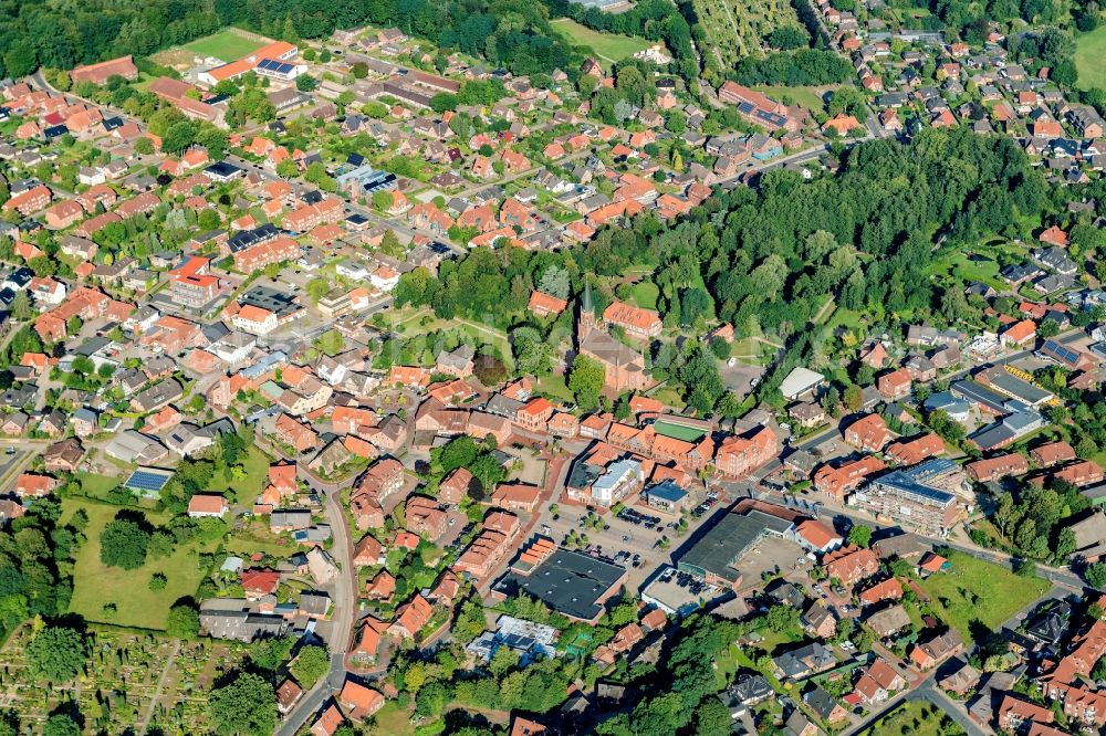 Aerial image Harsefeld - Town View of the streets and houses of the residential areas in Harsefeld in the state Lower Saxony, Germany