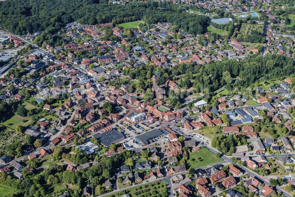 Harsefeld from the bird's eye view: Town View of the streets and houses of the residential areas in Harsefeld in the state Lower Saxony, Germany