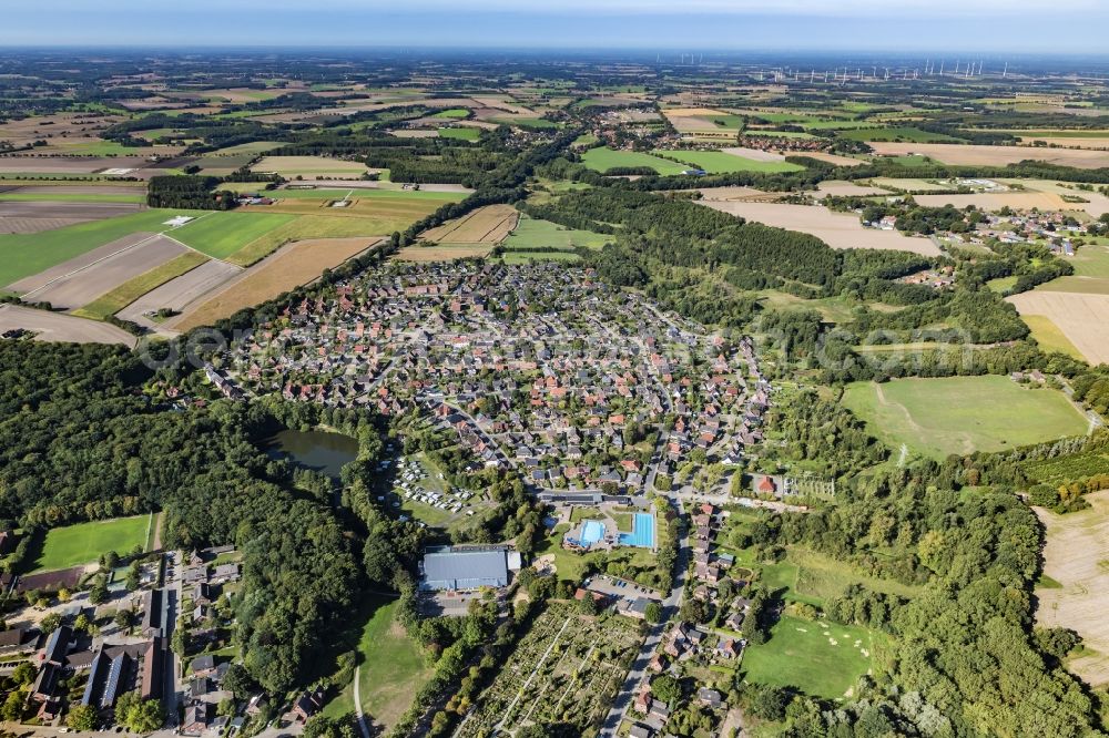 Harsefeld from the bird's eye view: Town View of the streets and houses of the residential areas in Harsefeld in the state Lower Saxony, Germany