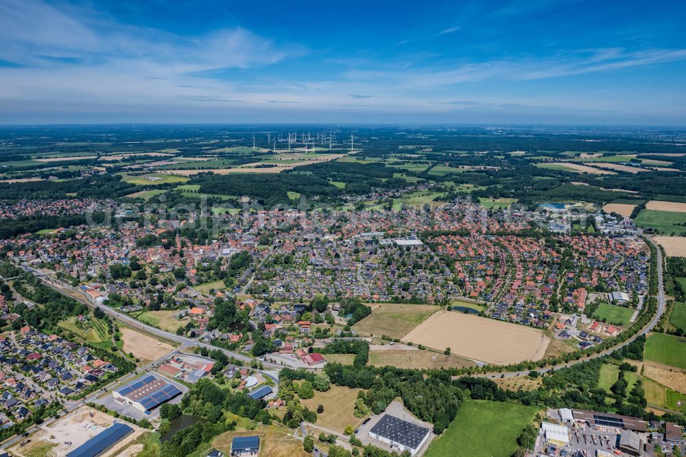 Harsefeld from the bird's eye view: Town View of the streets and houses of the residential areas in Harsefeld in the state Lower Saxony, Germany