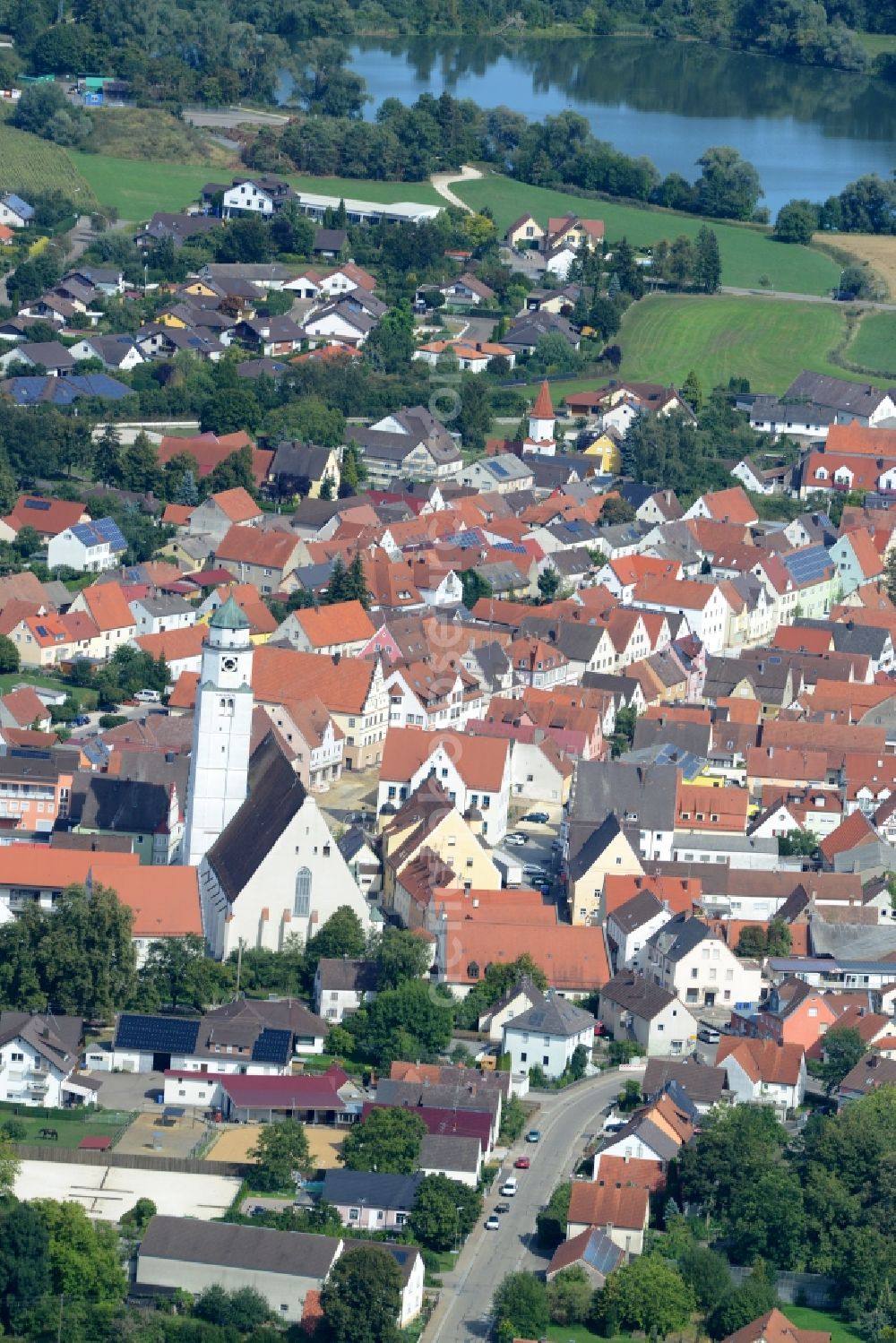 Höchstädt from the bird's eye view: Town View of the streets and houses of the residential areas in Hoechstaedt in the state Bavaria