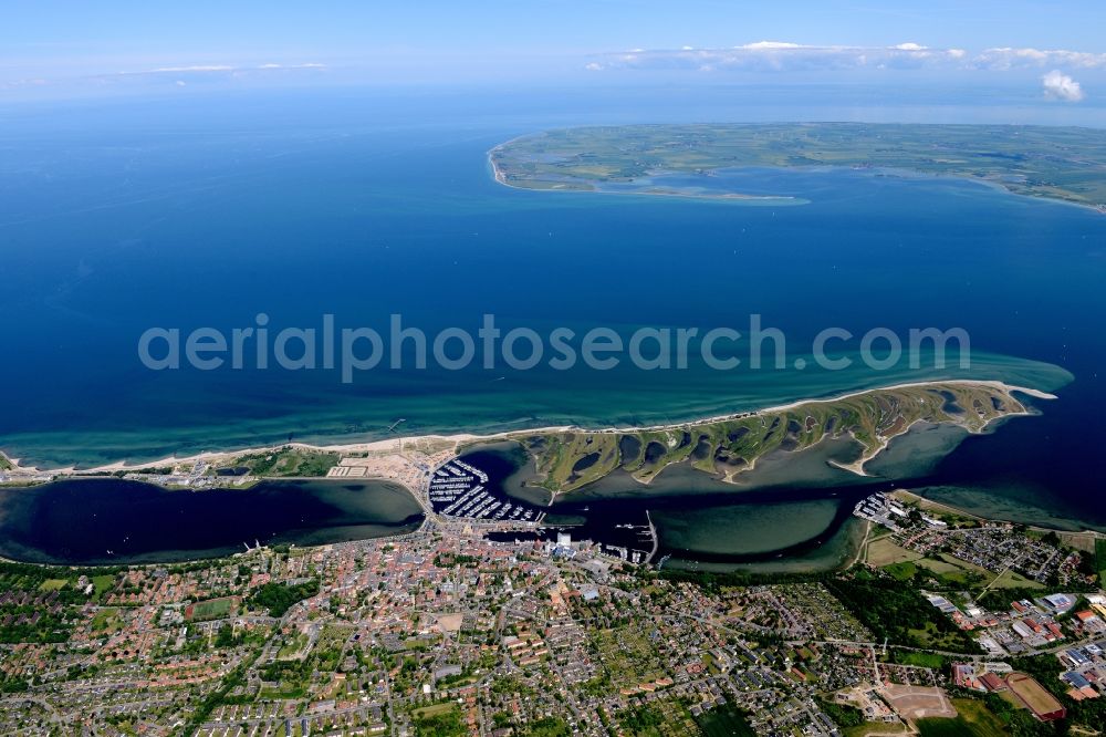 Aerial image Heiligenhafen - Town View of the streets and houses of the residential areas of the field seamed town Heiligenhafen at the coast of the Baltic Sea in the state Schleswig-Holstein