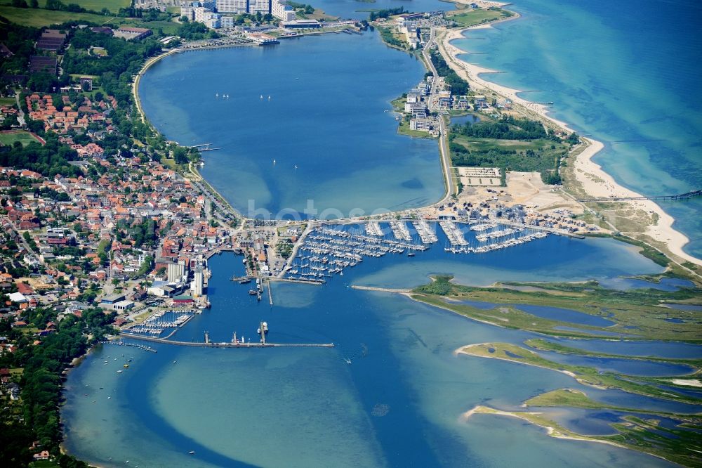 Heiligenhafen from above - Town View of the streets and houses of the residential areas of the field seamed town Heiligenhafen at the coast of the Baltic Sea in the state Schleswig-Holstein