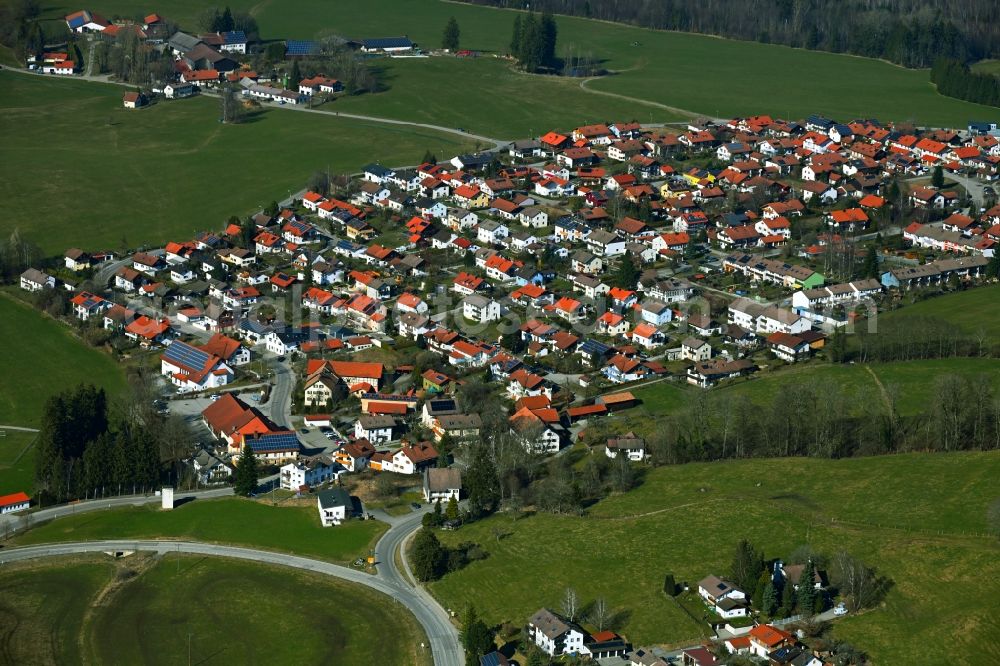 Hetten from above - Town View of the streets and houses of the residential areas in Hetten in the state Bavaria, Germany