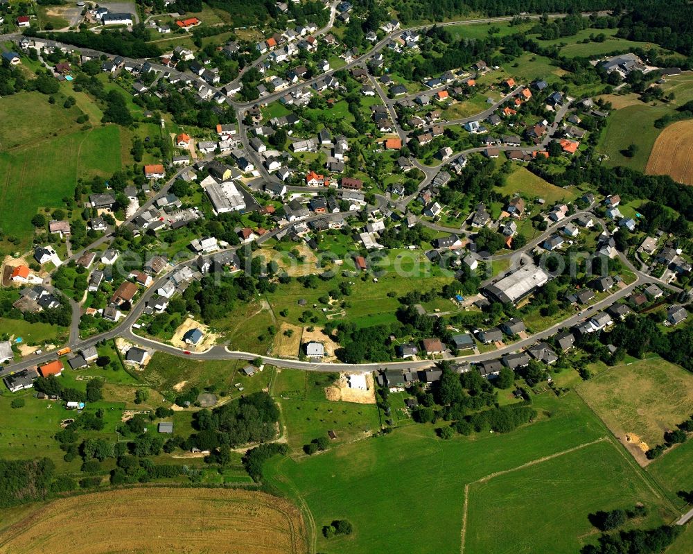 Aerial image Hettenrodt - Town View of the streets and houses of the residential areas in Hettenrodt in the state Rhineland-Palatinate, Germany