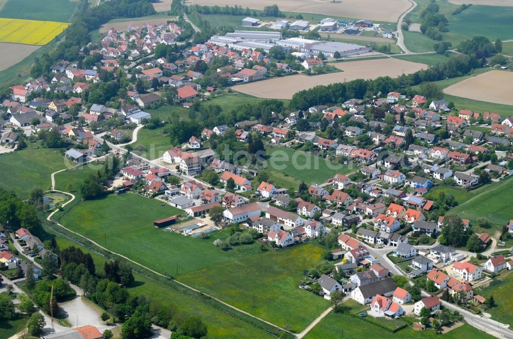 Hilgertshausen from the bird's eye view: Town View of the streets and houses of the residential areas in Hilgertshausen in the state Bavaria, Germany