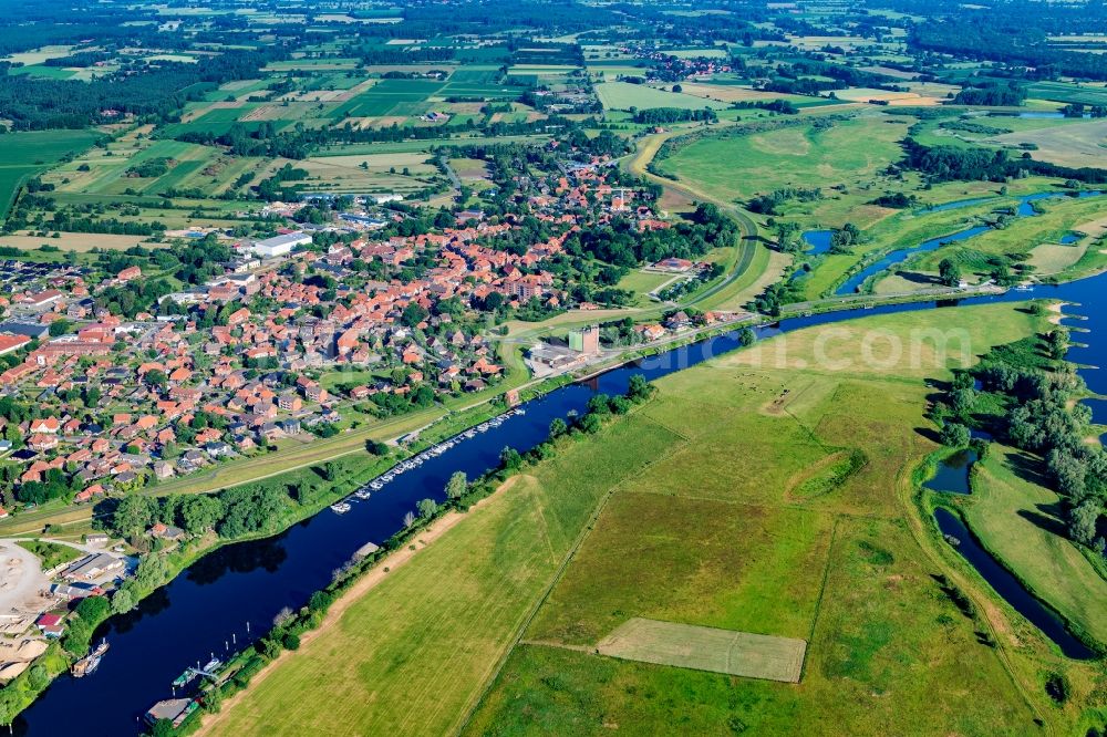 Hitzacker (Elbe) from above - Town view of the streets and houses of the residential areas in Hitzacker on the course of the Elbe in the state Lower Saxony, Germany