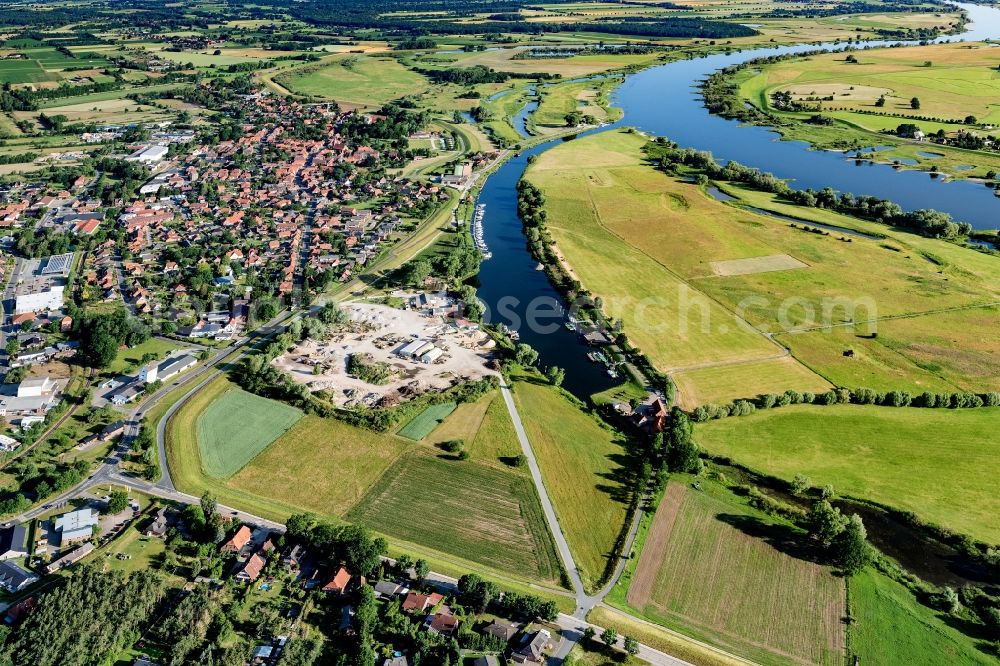 Aerial image Hitzacker (Elbe) - Town view of the streets and houses of the residential areas in Hitzacker on the course of the Elbe in the state Lower Saxony, Germany