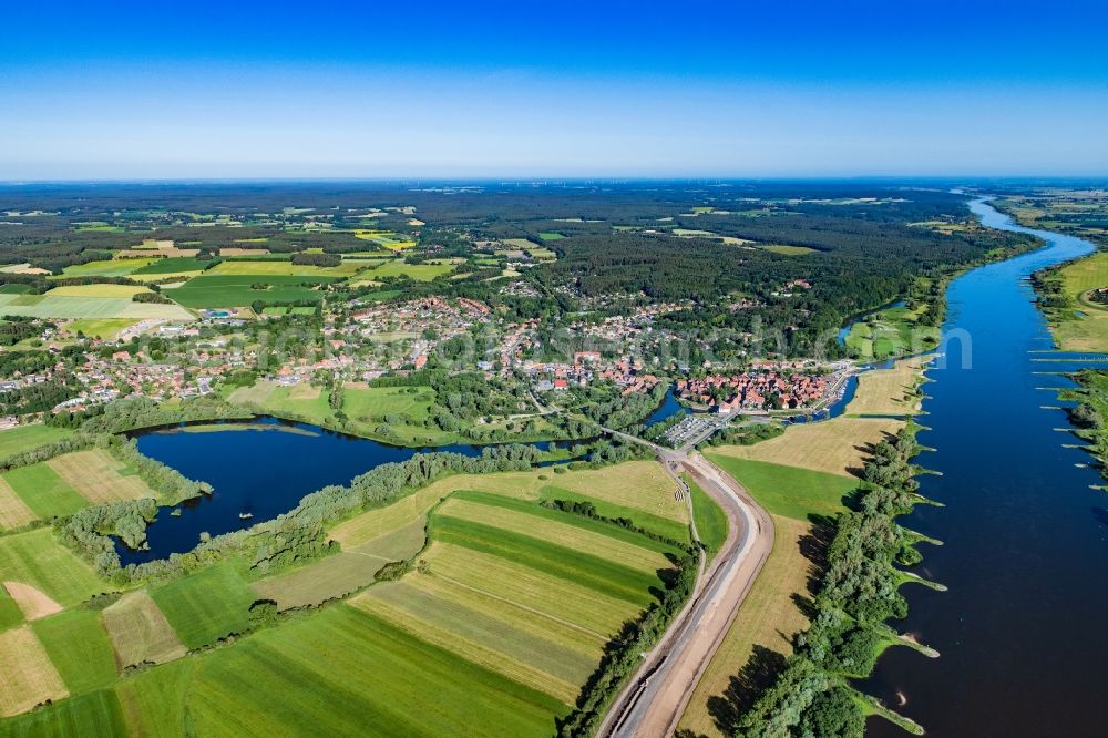 Aerial image Hitzacker (Elbe) - Town view of the streets and houses of the residential areas in Hitzacker on the course of the Elbe in the state Lower Saxony, Germany