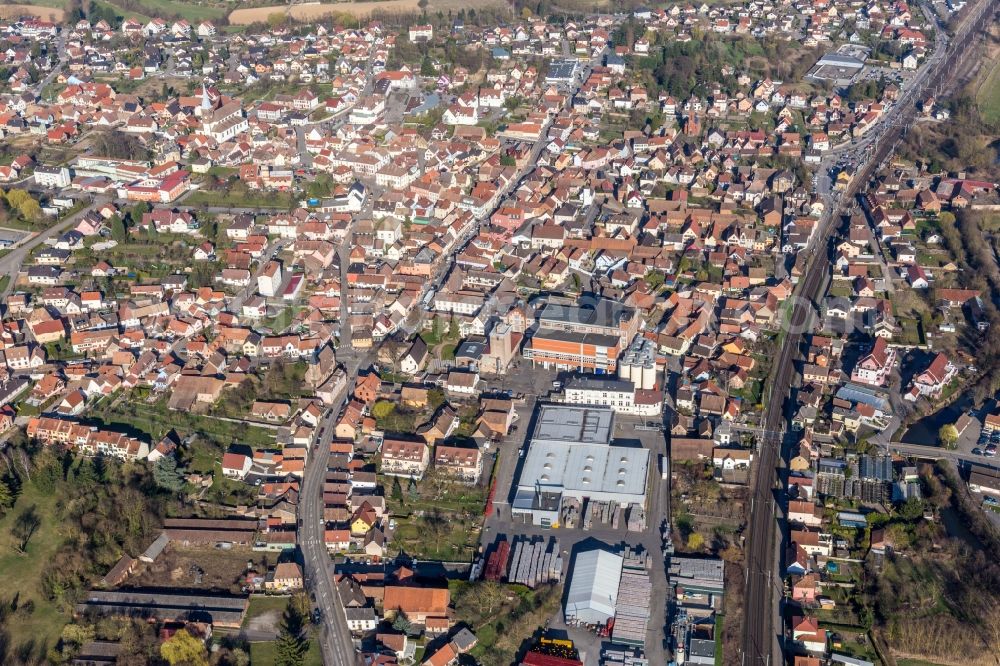 Hochfelden from the bird's eye view: Town View of the streets and houses of the residential areas in Hochfelden in Grand Est, France