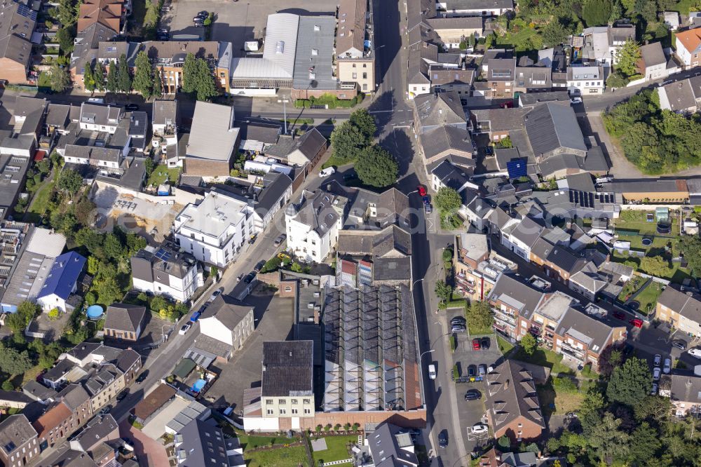 Aerial photograph Jüchen - View of Hochneukirch at Rheydter Strasse intersection Hochstrasse in Juechen in the federal state of North Rhine-Westphalia, Germany