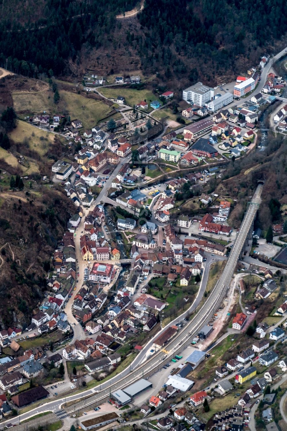 Hornberg from the bird's eye view: Town View of the streets and houses of the residential areas in Hornberg in the state Baden-Wuerttemberg, Germany