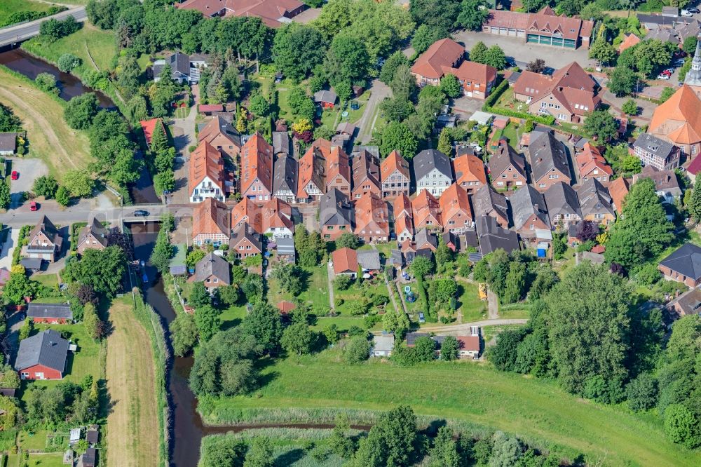 Aerial image Horneburg - Town View of the streets and houses of the residential areas in Horneburg in the state Lower Saxony, Germany