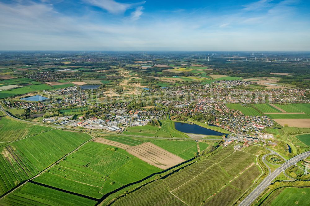 Horneburg from above - Town View of the streets and houses of the residential areas in Horneburg in the state Lower Saxony, Germany