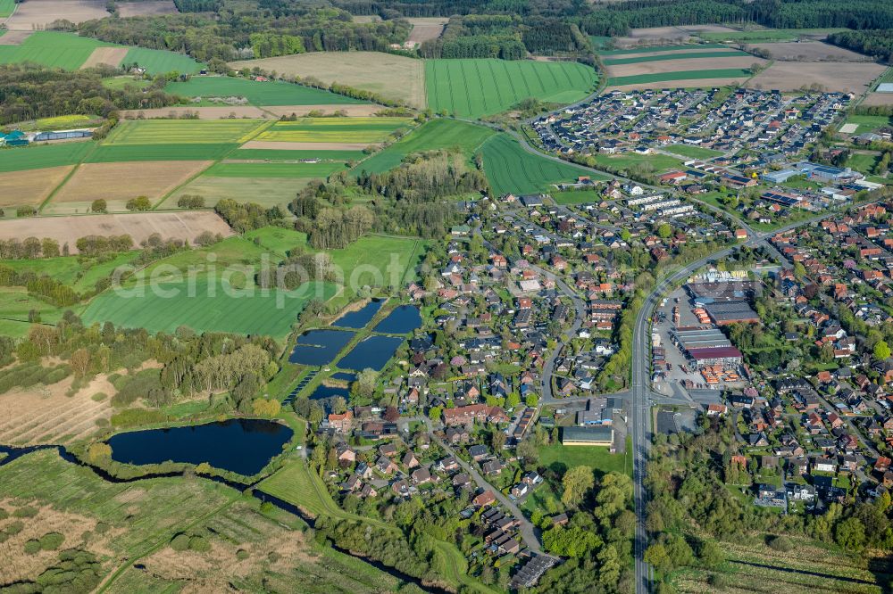 Horneburg from the bird's eye view: Town View of the streets and houses of the residential areas in Horneburg in the state Lower Saxony, Germany